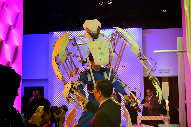 Illustration for article titled Japanese Exoskeleton Suit Goes On Sale For Only $93,000